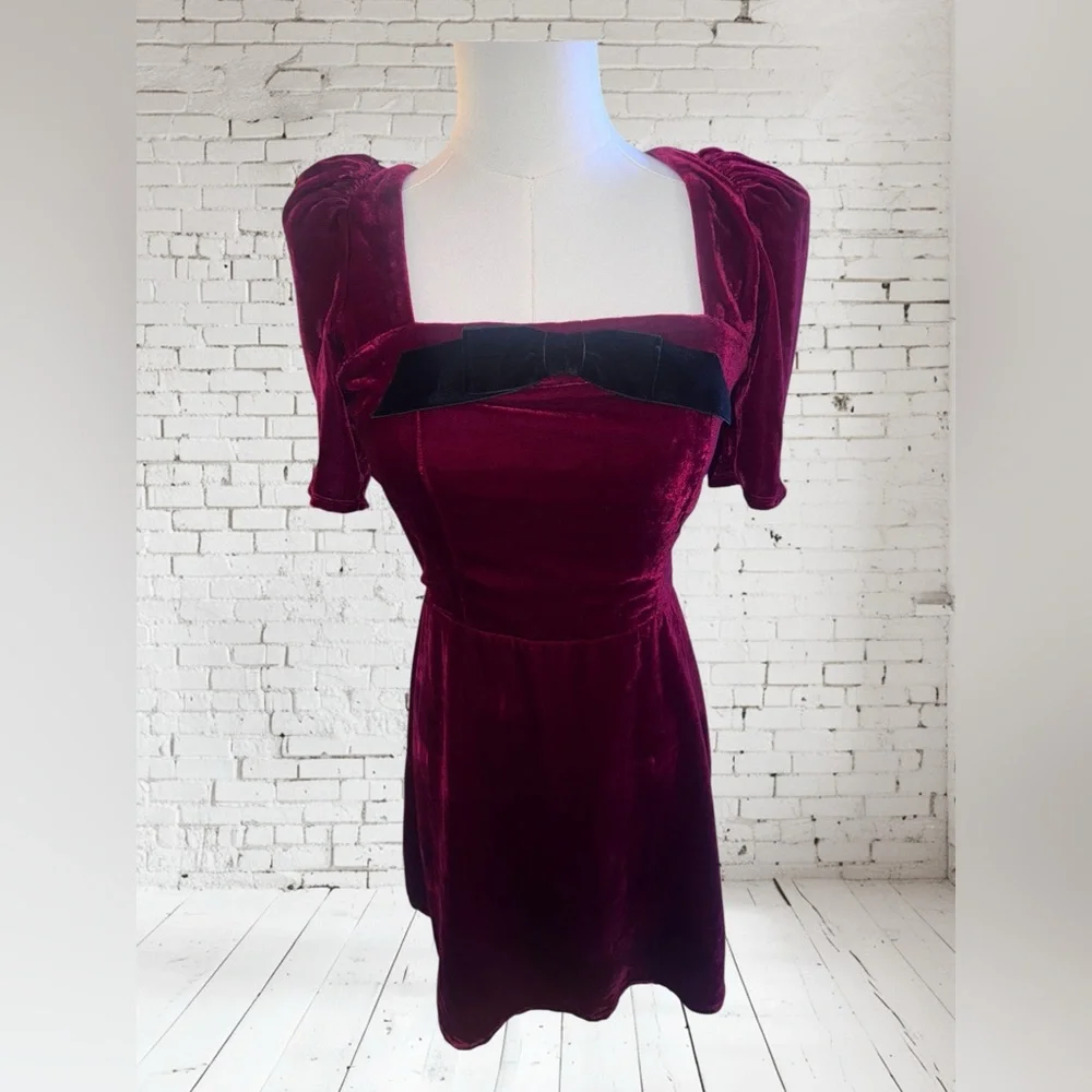 WAYF Velvet Puff Sleeve Dress XS NWT | Luxe Texture Holiday Party Glam Look